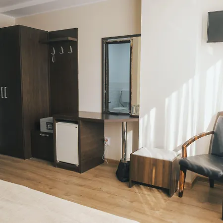 Hotel Graffiti Rooftop - Location 3*