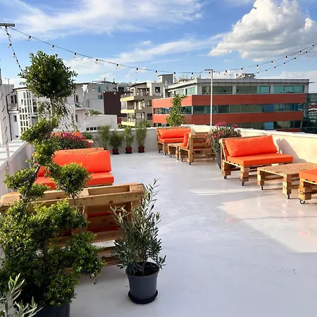 Graffiti Hotel Rooftop - Central Location 3*