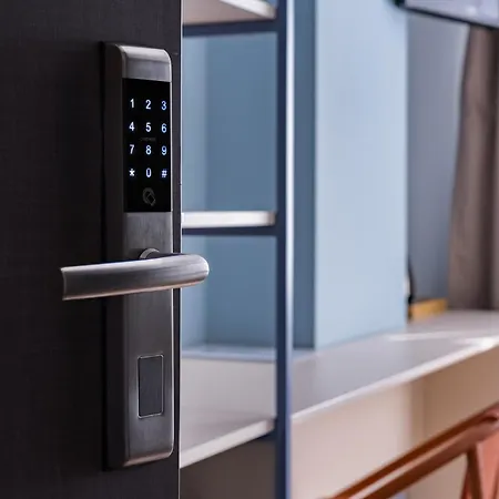 فندق Graffiti Hotel Rooftop - Central Location بوخارست