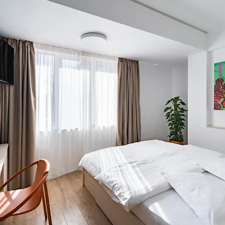 فندق Graffiti Hotel Rooftop - Central Location