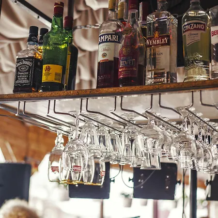 Graffiti Hotel Rooftop - Central Location