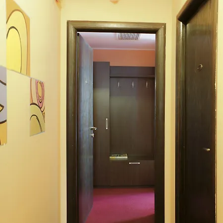 Graffiti Hotel Rooftop - Central Location Hotel 3*