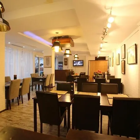 Graffiti Rooftop - Location 布加勒斯特