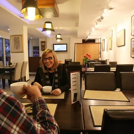 酒店 Graffiti Rooftop - Location 布加勒斯特