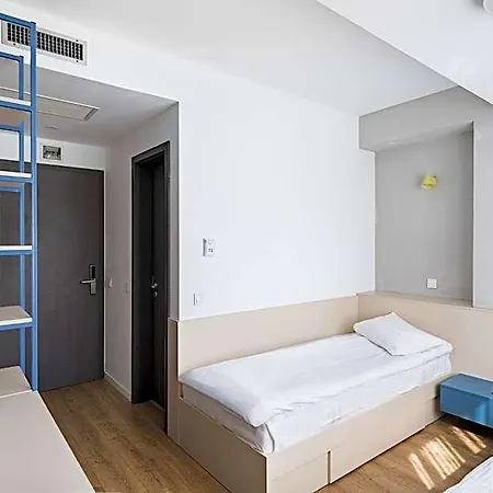 Graffiti Hotel Rooftop - Central Location 3*