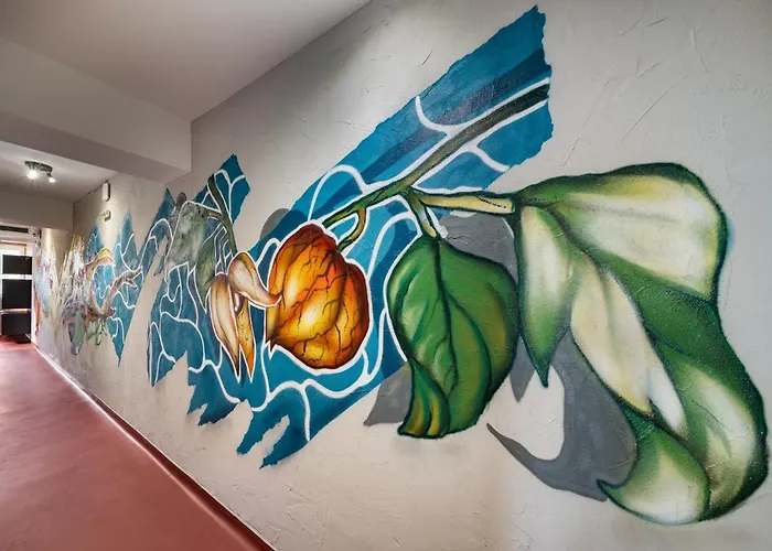 Graffiti Hotel Rooftop - Central Location بوخارست