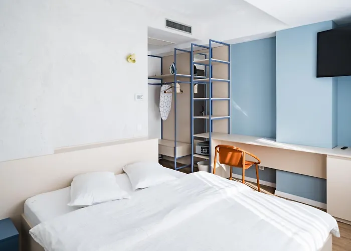 Graffiti Hotel Rooftop - Central Location فندق بوخارست