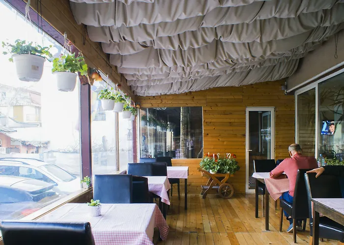 Graffiti Hotel Rooftop - Central Location 3* بوخارست