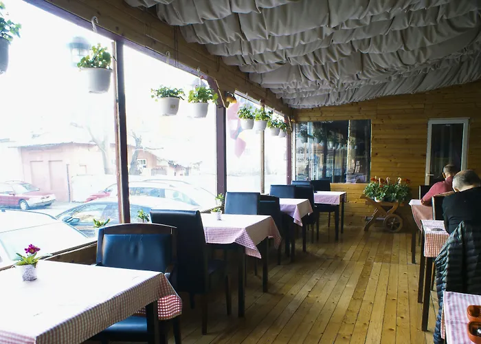 فندق Graffiti Hotel Rooftop - Central Location 3*