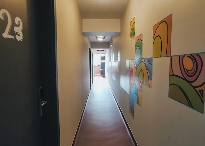 Graffiti Hotel Rooftop - Central Location فندق 3*