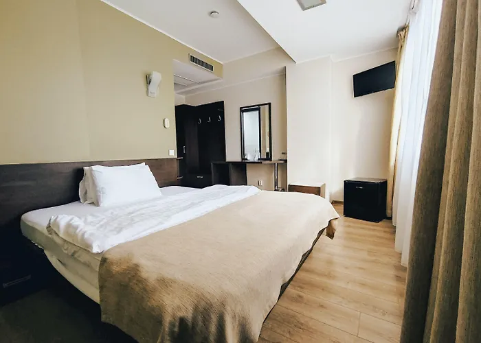 Graffiti Hotel Rooftop - Central Location فندق بوخارست