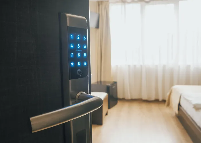 Graffiti Hotel Rooftop - Central Location 3* بوخارست