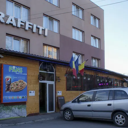 Graffiti Rooftop - Location 3* Βουκουρέστι